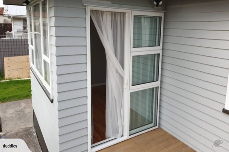Photo of property in 11 Kambalda Street, Mangere Bridge, Auckland, 2022