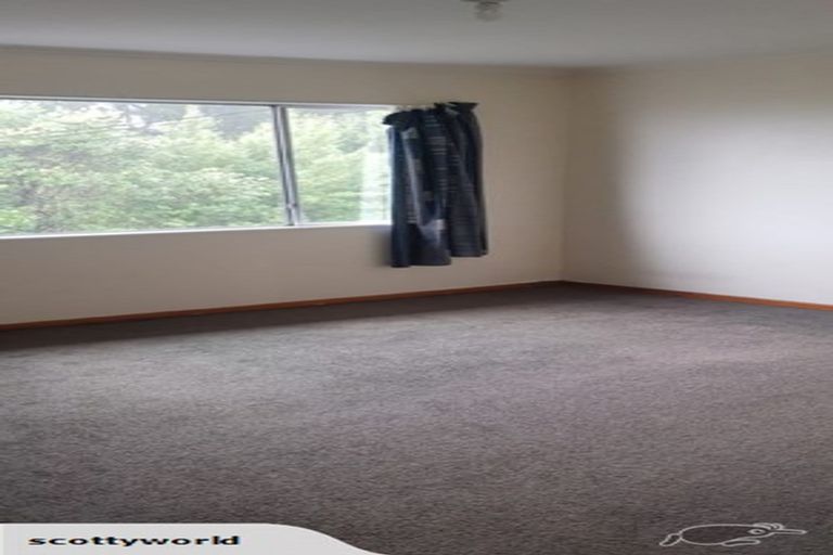 Photo of property in 2/4 Glanmire Road, Newlands, Wellington, 6037