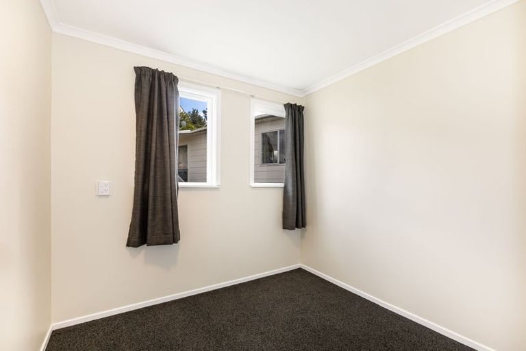 Photo of property in 17 Sombrero View, Ascot Park, Porirua, 5024