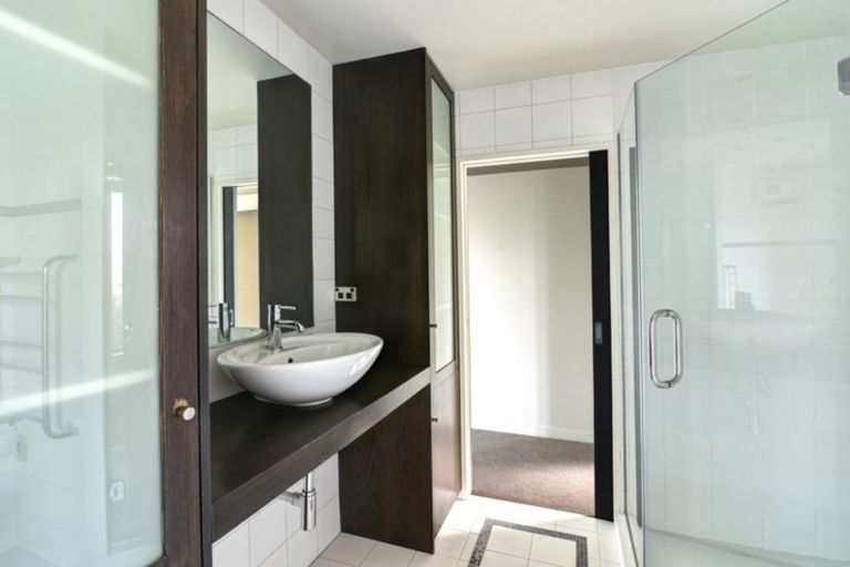 Photo of property in 11 Caples Place, Fernhill, Queenstown, 9300