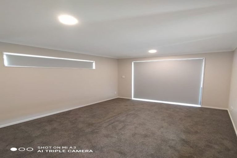 Photo of property in 32 Combat Street, Papakura, 2110