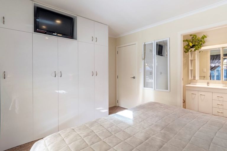 Photo of property in 11 Dumfries Place, Pyes Pa, Tauranga, 3112