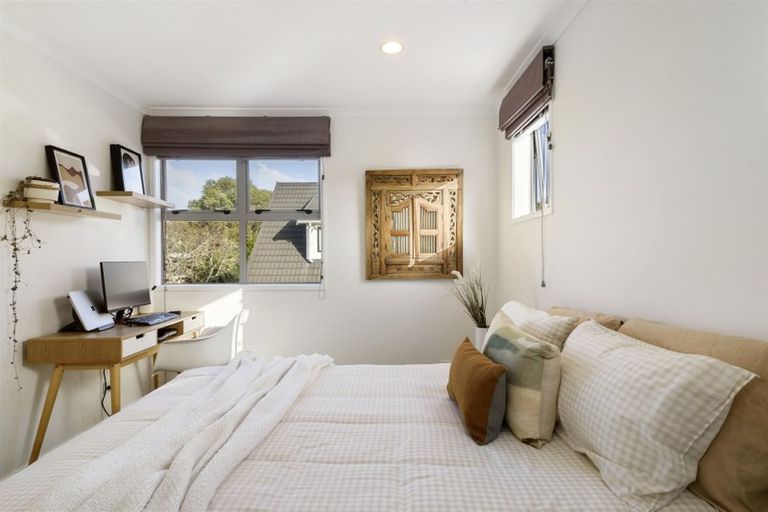 Photo of property in 11a Church Street, Northcote Point, Auckland, 0627