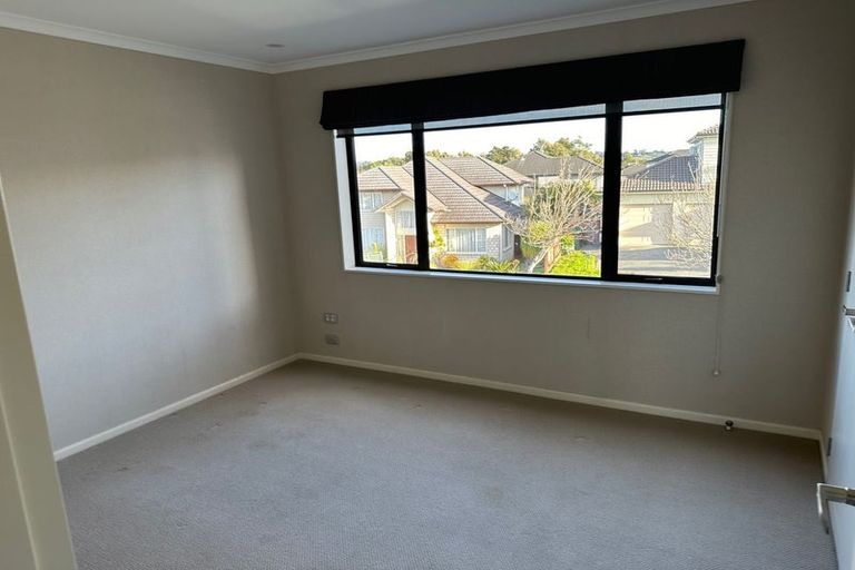 Photo of property in 5 Gibbston Crescent, Flat Bush, Auckland, 2016