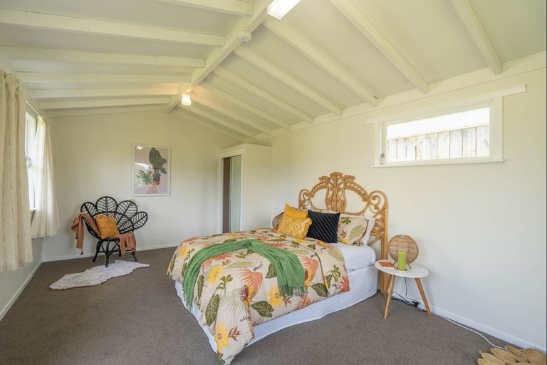 Photo of property in 2 Atua Street, Waikanae Beach, Waikanae, 5036