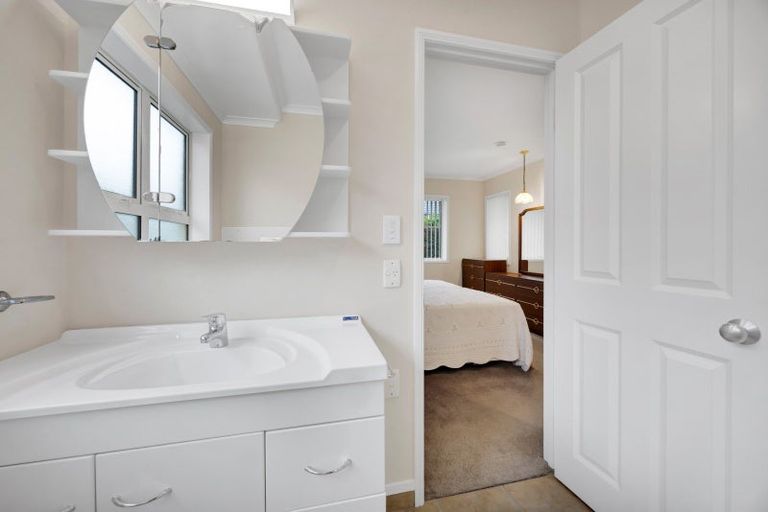 Photo of property in 24 Brown Street, Inglewood, 4330