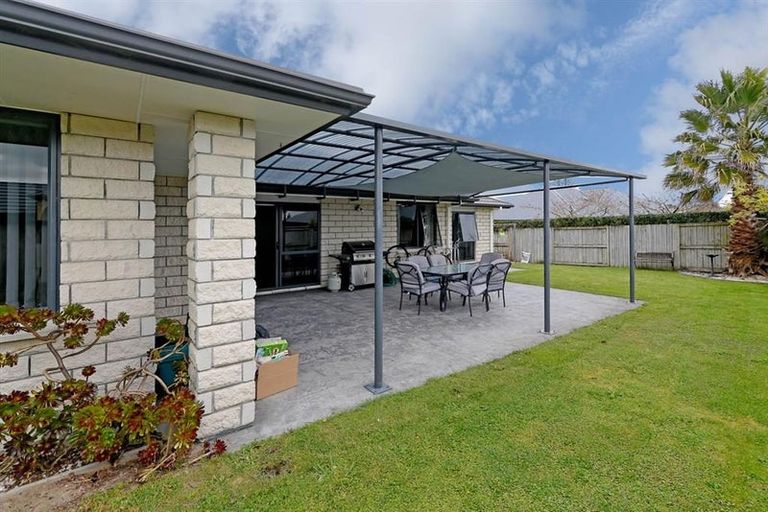 Photo of property in 10 Saint James Drive, Huntington, Hamilton, 3210