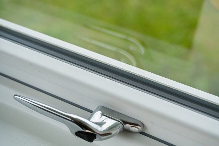 Photo of property in 9 Honeystone Street, Helensburgh, Dunedin, 9010