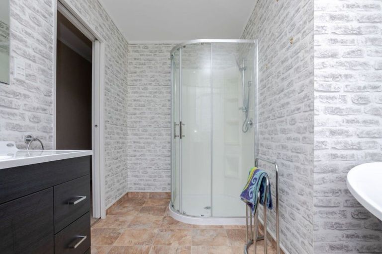 Photo of property in 208 Adelaide Road, Dannevirke, 4930