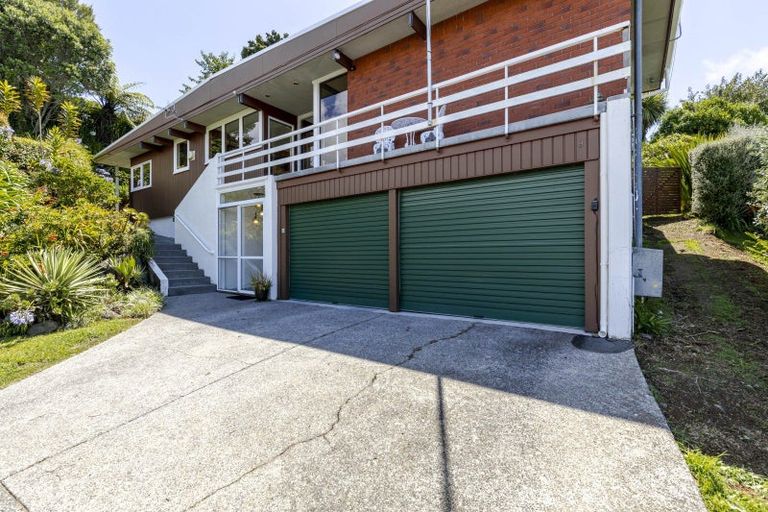 Photo of property in 9 Whitby Place, Westown, New Plymouth, 4310