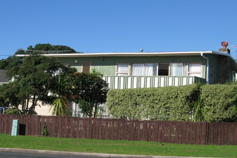 Photo of property in 3/23 Milton Road, Orewa, 0931
