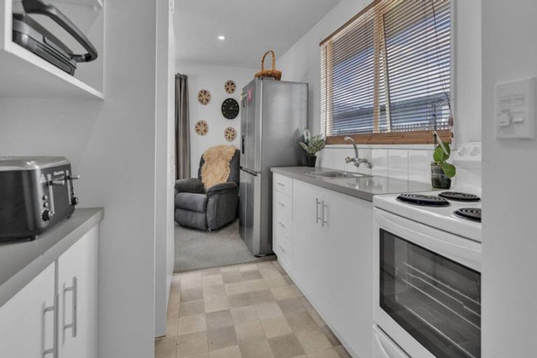 Photo of property in 2/22 Mathesons Road, Phillipstown, Christchurch, 8011