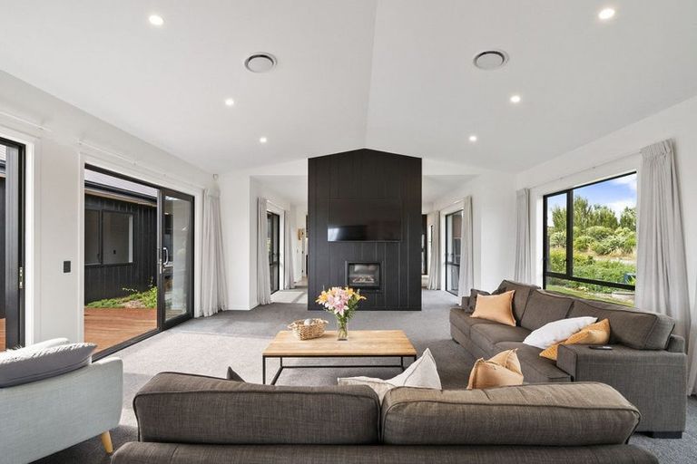 Photo of property in 6 Dickins Lane, Aokautere, Palmerston North, 4471