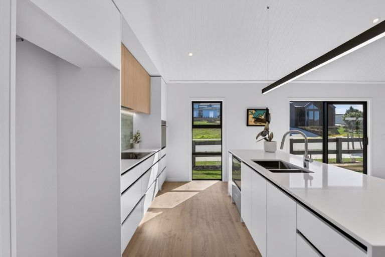 Photo of property in 8 Annie Aranui Drive, Poraiti, 4182