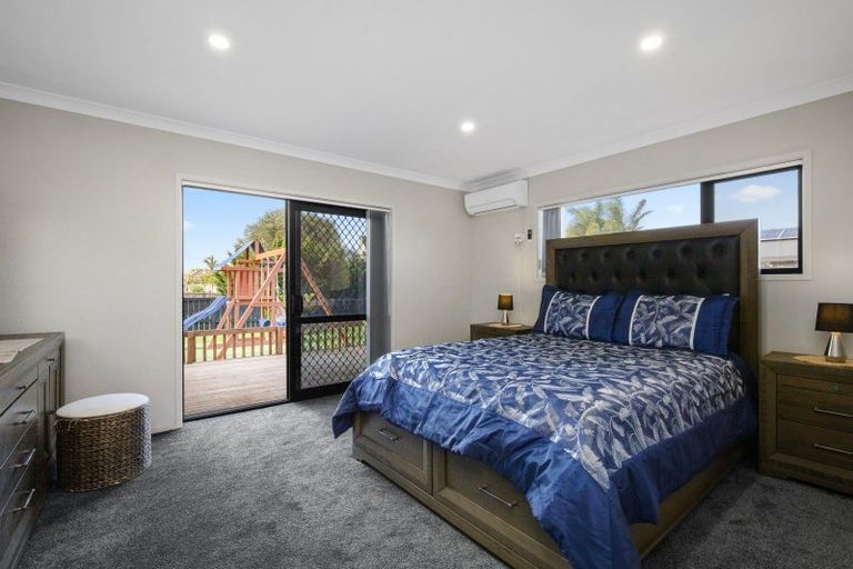 Photo of property in 13 Lieshout Way, Pukekohe, 2120