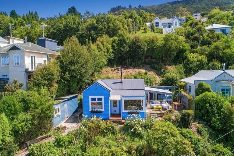 Photo of property in 17 Adderley Terrace, Ravensbourne, Dunedin, 9022