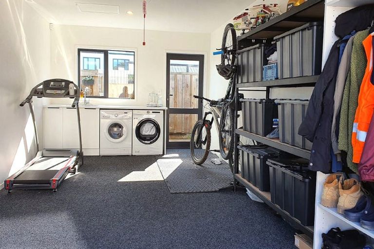 Photo of property in 56 Jacks Landing Drive, Hamilton Lake, Hamilton, 3204