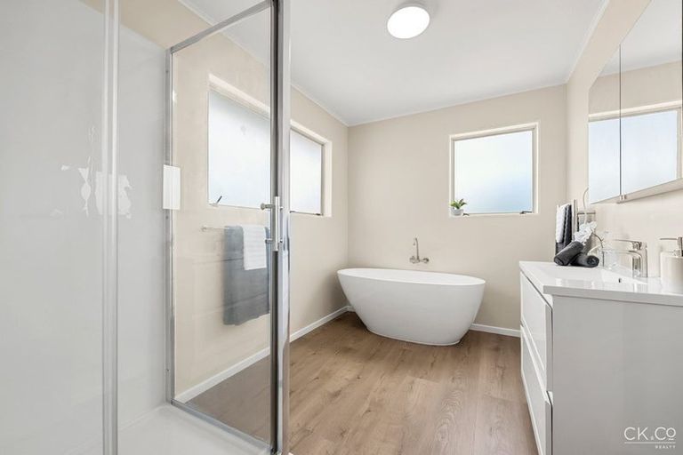 Photo of property in 5 Ferretti Grove, Avalon, Lower Hutt, 5011