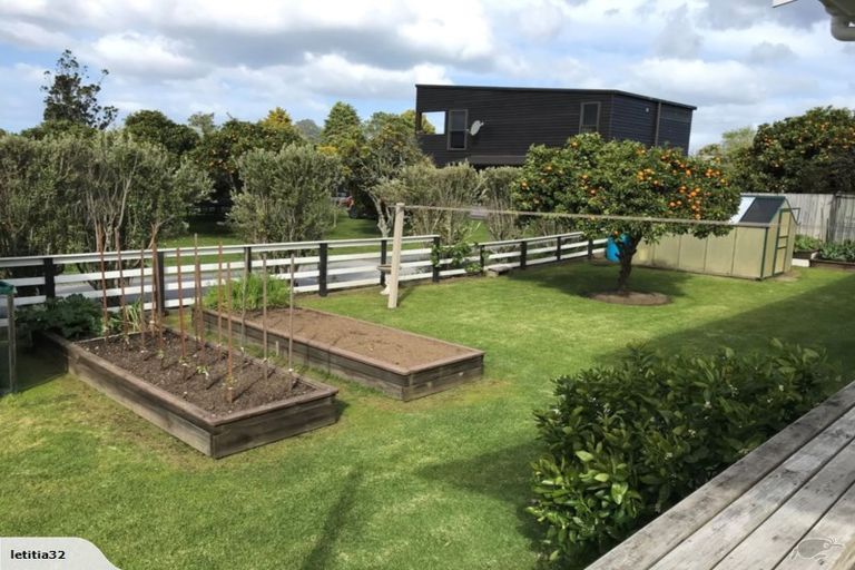 Photo of property in 3 Laycock Road, Tairua, 3508