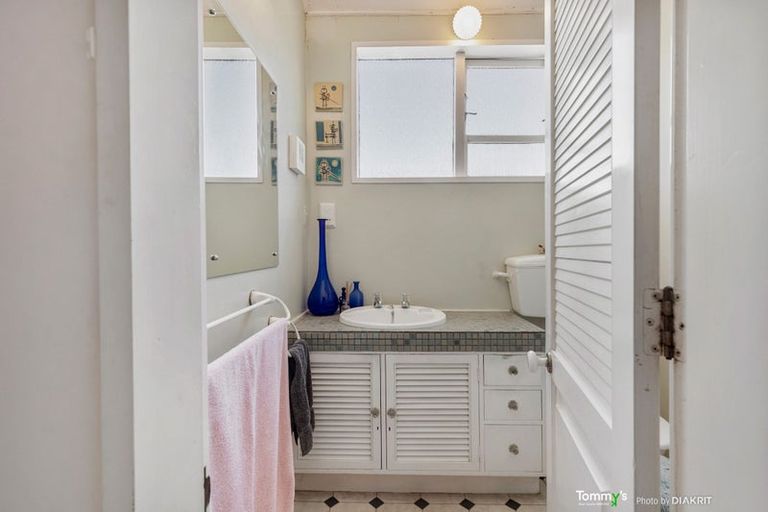 Photo of property in 29 Lucknow Terrace, Khandallah, Wellington, 6035