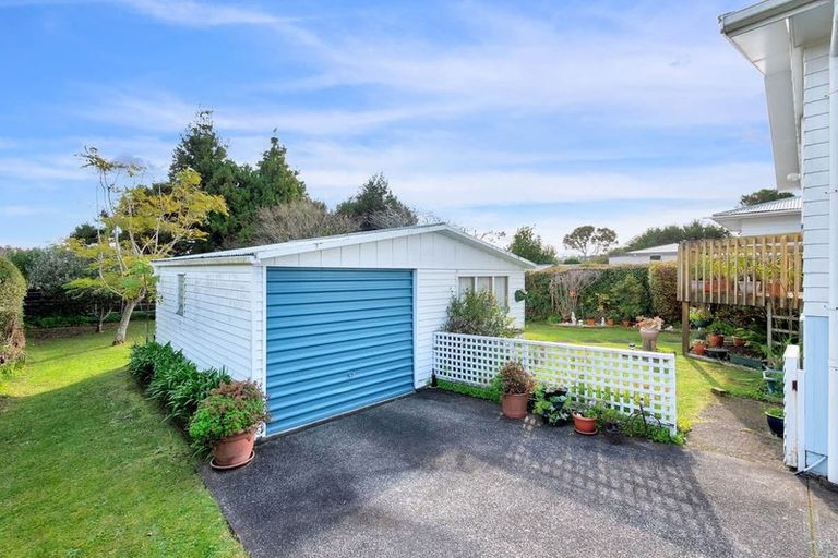 Photo of property in 12 Wylie Avenue, Sunnynook, Auckland, 0620