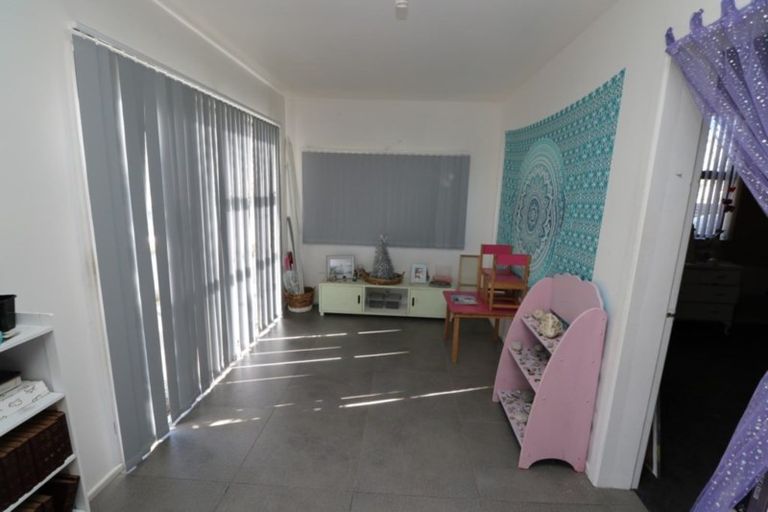 Photo of property in 12 Easton Street, Foxton, 4814