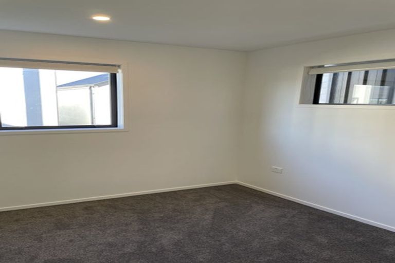 Photo of property in 8/22 Yeovil Road, Te Atatu Peninsula, Auckland, 0610