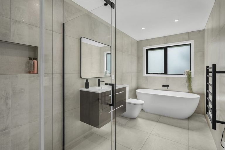 Photo of property in 33a Gillespies Road, Birchville, Upper Hutt, 5018