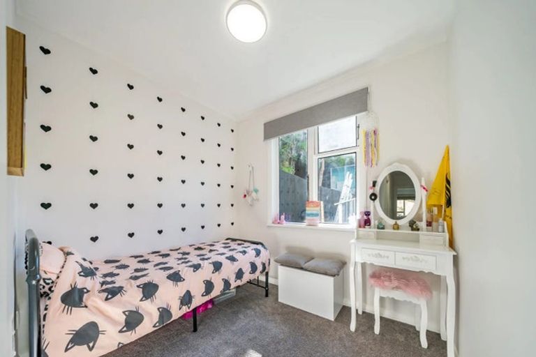 Photo of property in 114 Pinehaven Road, Pinehaven, Upper Hutt, 5019