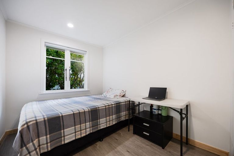 Photo of property in 40 Pupuke Road, Hillcrest, Auckland, 0627