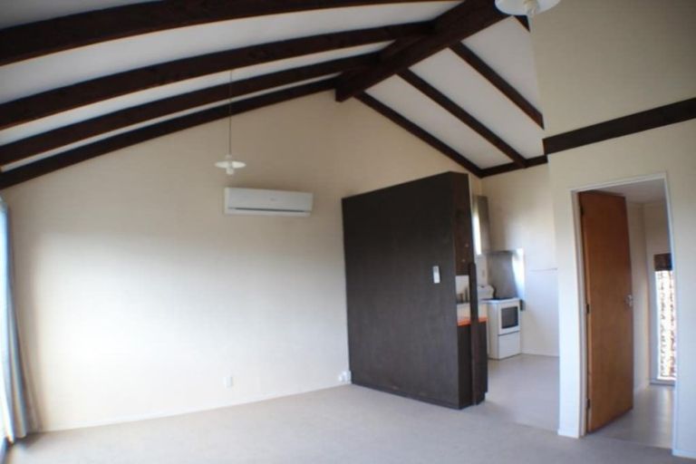 Photo of property in 3/4 Narbada Crescent, Khandallah, Wellington, 6035