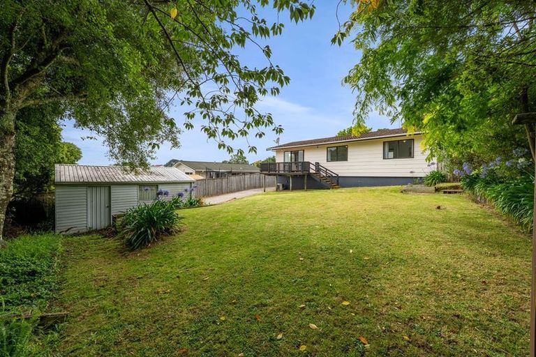 Photo of property in 33 Riversdale Drive, Merrilands, New Plymouth, 4312