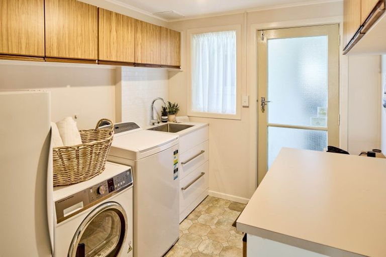 Photo of property in 22 Reese Jones Grove, Maungaraki, Lower Hutt, 5010