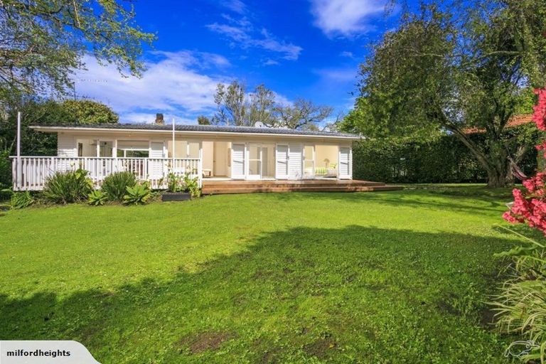 Photo of property in 19a Waterloo Road, Milford, Auckland, 0620