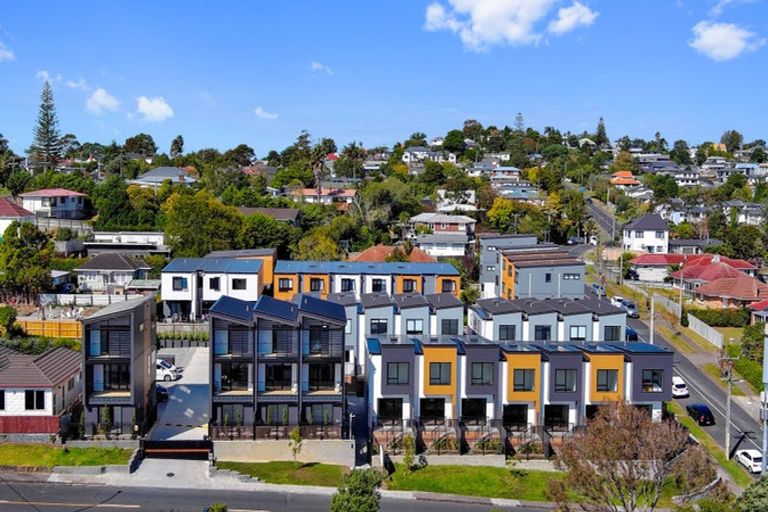 Photo of property in 42 Captain Scott Road, Glen Eden, Auckland, 0602