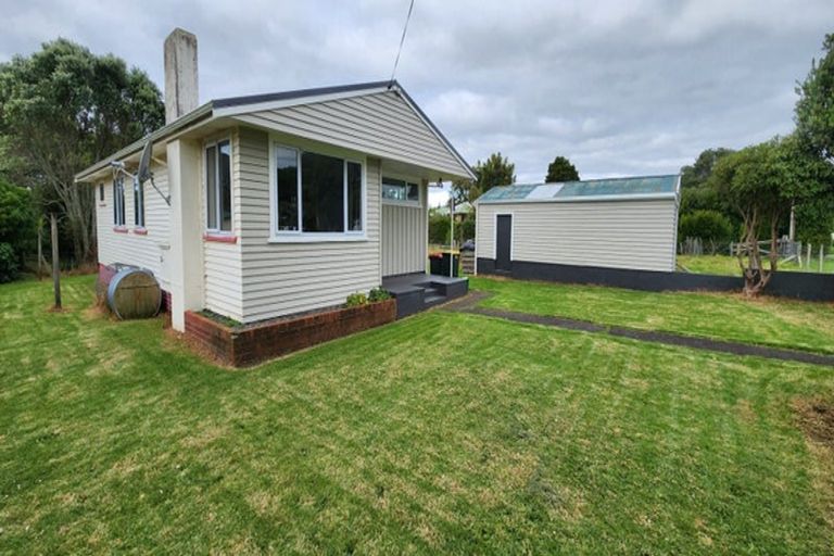 Photo of property in 17 Cumming Street, Okato, 4335