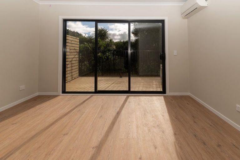 Photo of property in 2/125b Metcalfe Road, Ranui, Auckland, 0612