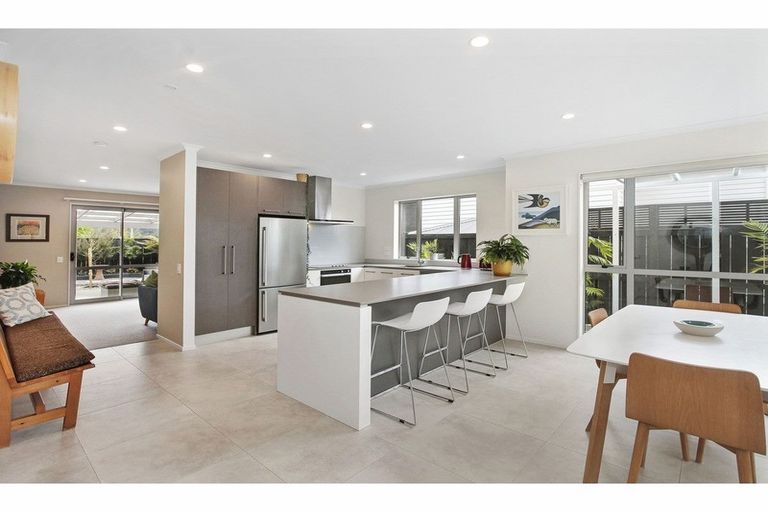 Photo of property in 30 Arthur Rolfe Lane, Swanson, Auckland, 0614