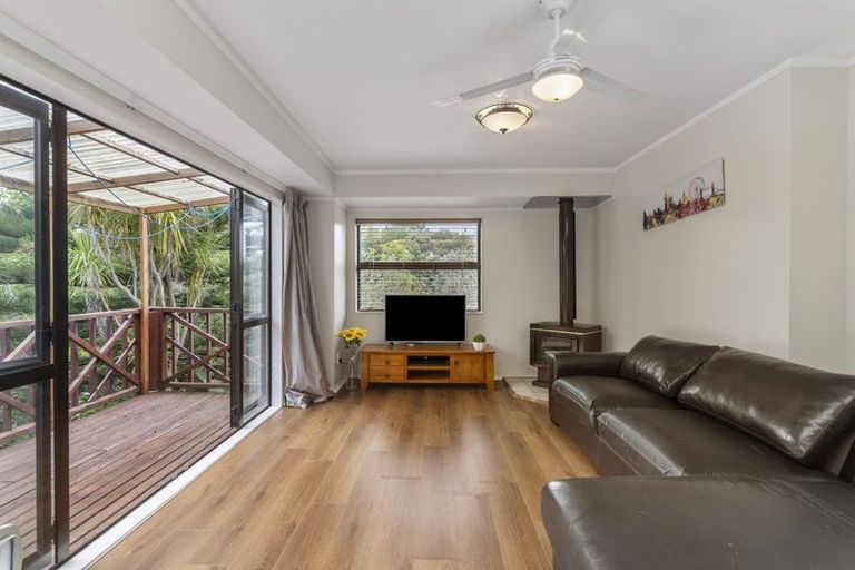 Photo of property in 2/18 Noeleen Street, Glenfield, Auckland, 0629