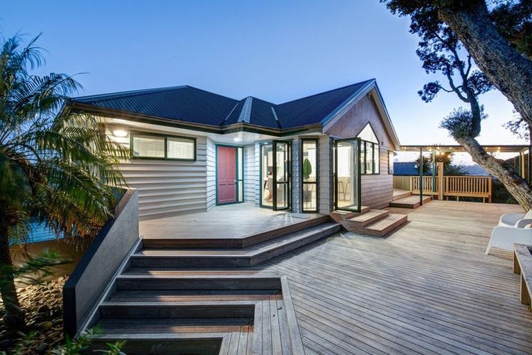 Photo of property in 108 Stanmore Bay Road, Stanmore Bay, Whangaparaoa, 0932