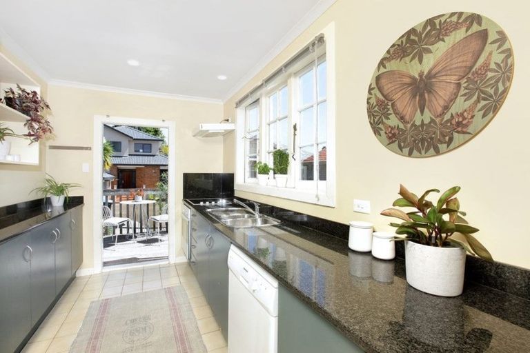 Photo of property in 9 Watea Road, Sandringham, Auckland, 1025