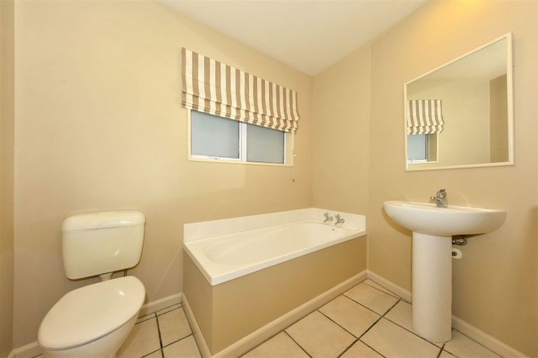 Photo of property in 20 Highfield Place, Avonhead, Christchurch, 8042