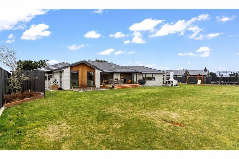 Photo of property in 32 Lindsay Way, Grasmere, Invercargill, 9810