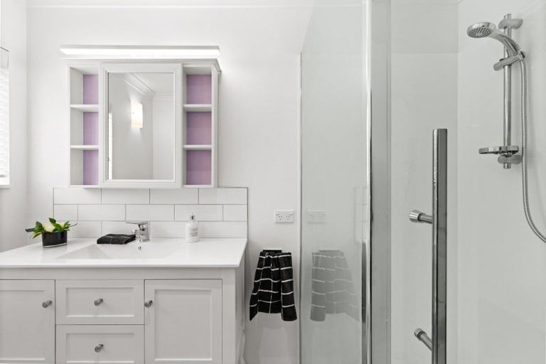 Photo of property in 1/125 Te Mata Road, Havelock North, 4130