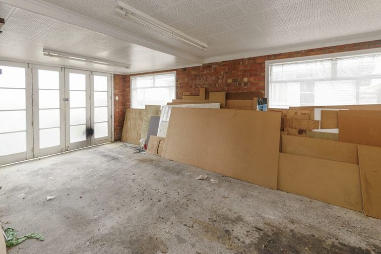 Photo of property in 60 Jaemont Avenue, Te Atatu South, Auckland, 0610