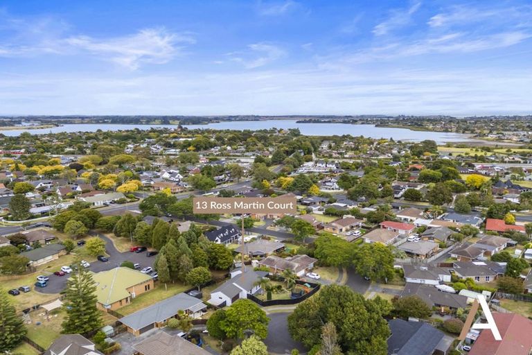 Photo of property in 13 Ross Martin Court, Conifer Grove, Takanini, 2112