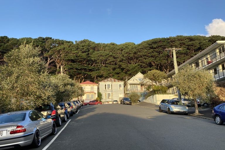 Photo of property in 31 Scarborough Terrace, Mount Victoria, Wellington, 6011