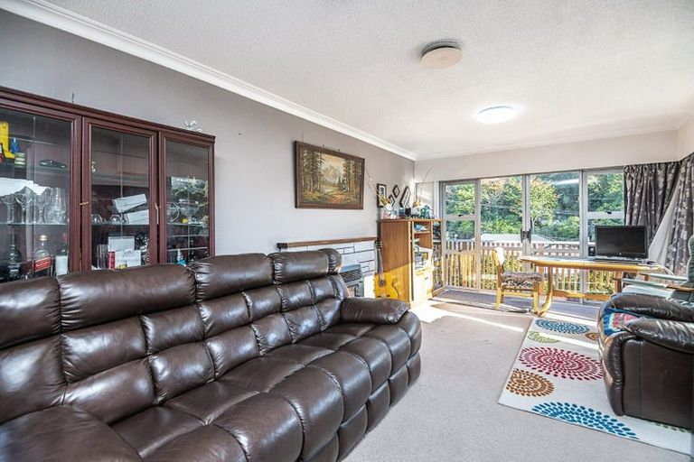 Photo of property in 61 The Drive, Tawa, Wellington, 5028