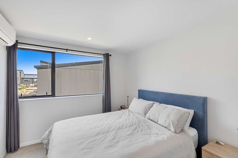 Photo of property in 5/119 Bruce Mclaren Road, Henderson, Auckland, 0612