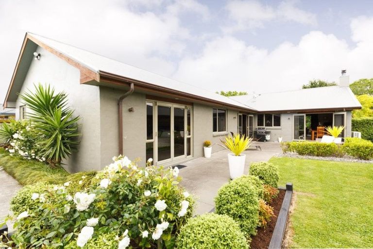 Photo of property in 44 Roberts Line, Kelvin Grove, Palmerston North, 4414